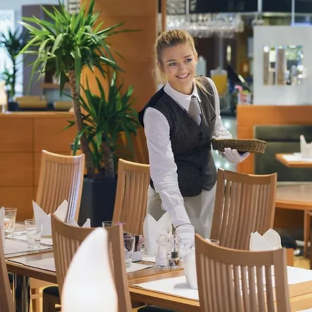 Moevenpick Muenchen-airport מלון הלברגמוס